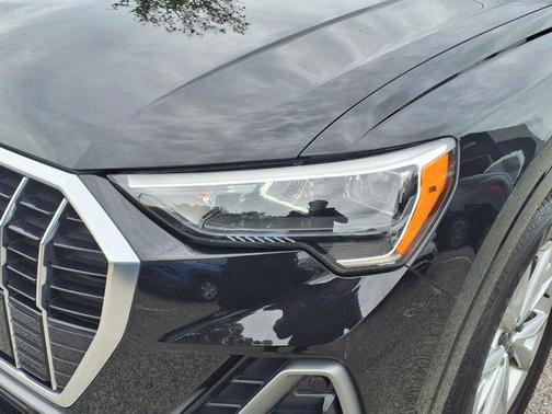 2022 Audi Q3 45 S line Premium