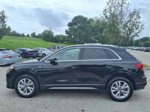 2022 Audi Q3 45 S line Premium