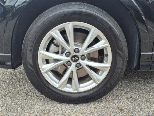 2022 Audi Q3 45 S line Premium