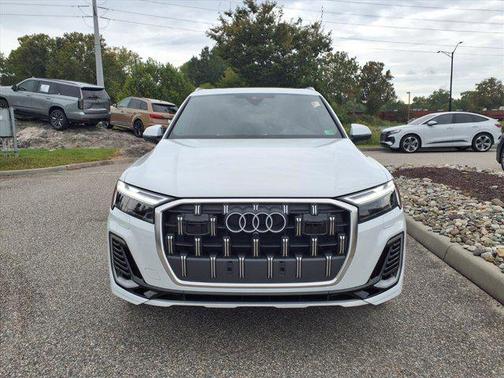 2025 Audi Q7 55 Premium Plus
