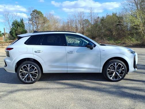 Glacier White Metallic 2026 Audi Q3 TFSI quattro S tronic