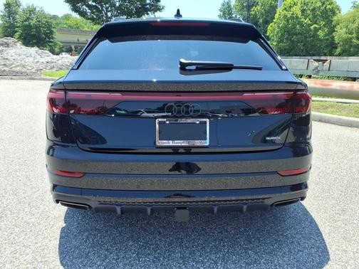 Mythos Black Metallic 2026 Audi Q8 55 Premium Plus