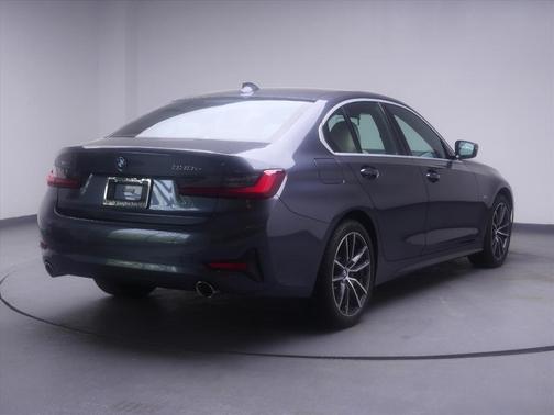 Mineral Grey Metallic 2022 BMW 330e Base