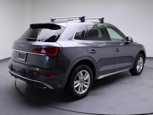Daytona Gray Pearl Effect 2024 Audi Q5 45 S line Premium