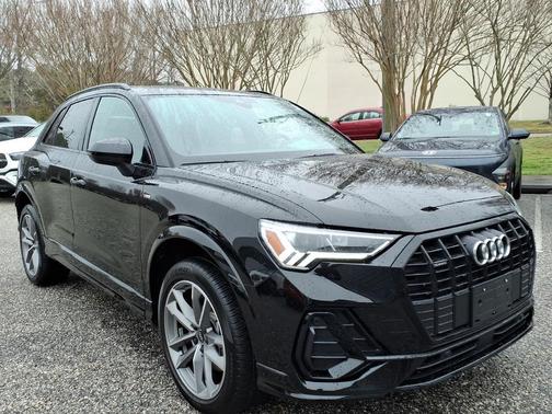 Mythos Black Metallic 2025 Audi Q3 Premium 45 TFSI S line quattro Tiptronic