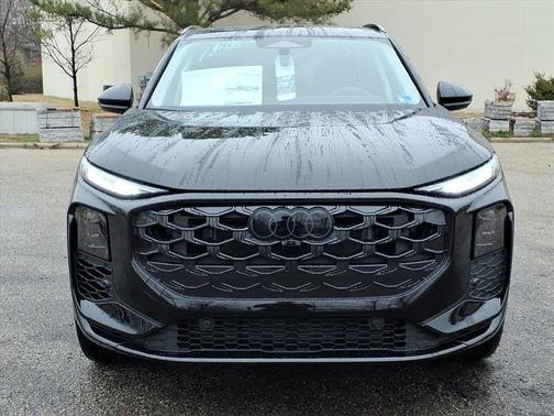 Mythos Black Metallic 2026 Audi Q3 S line