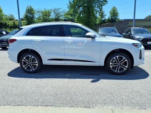 Arkona White 2025 Audi Q5 Premium TFSI quattro S tronic