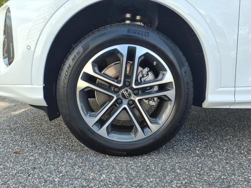 Arkona White 2025 Audi Q5 Premium TFSI quattro S tronic