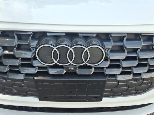 Arkona White 2025 Audi Q5 Premium TFSI quattro S tronic