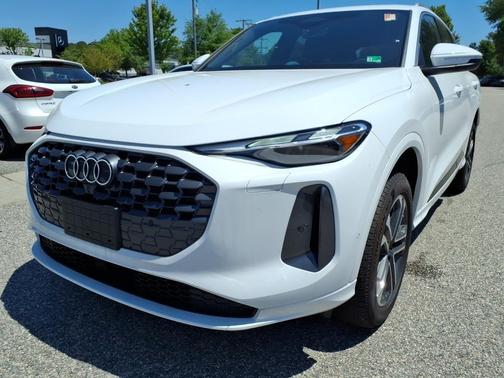 Arkona White 2025 Audi Q5 Premium TFSI quattro S tronic