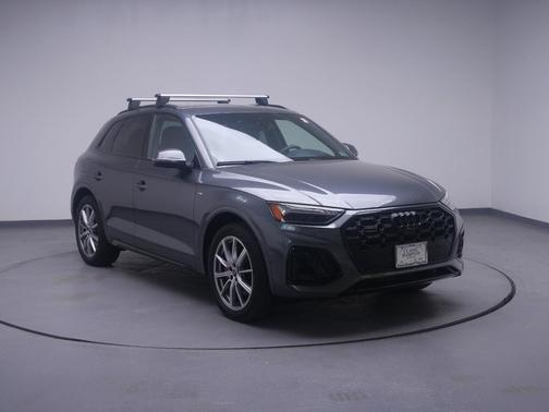 Daytona Gray Pearl Effect 2024 Audi Q5 55 S line Prestige