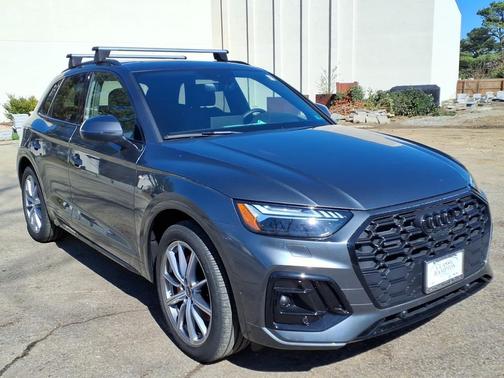 Daytona Gray Pearl Effect 2024 Audi Q5 55 S line Prestige