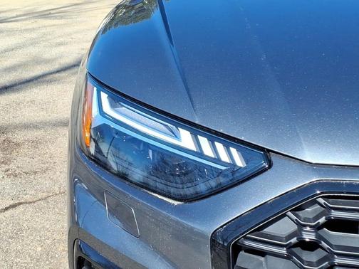 Daytona Gray Pearl Effect 2024 Audi Q5 55 S line Prestige