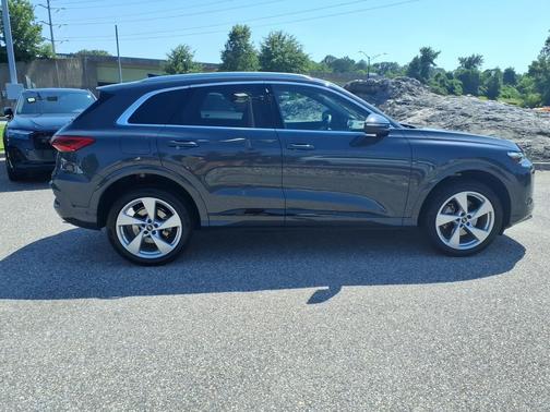 Tambora Gray Metallic 2025 Audi Q5 Premium Plus TFSI quattro S tronic