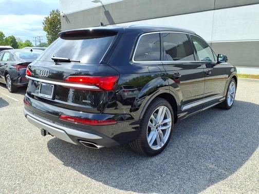 Daytona Gray Pearl Effect 2025 Audi Q3 45 S line Premium Plus