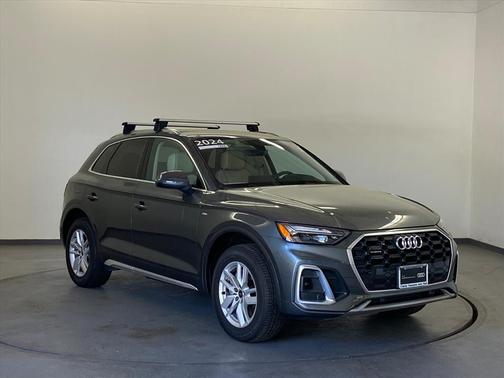 Daytona Gray Pearl Effect 2024 Audi Q5 45 S line Premium