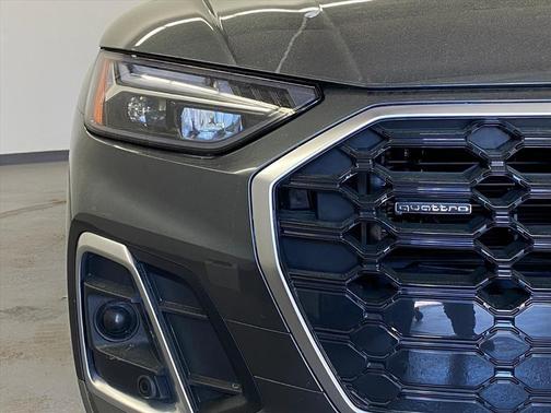 Daytona Gray Pearl Effect 2024 Audi Q5 45 S line Premium