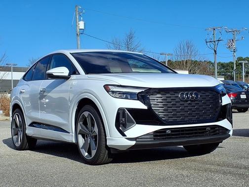 Glacier White Metallic 2025 Audi Q4 e-tron Sportback Premium Plus 55 quattro
