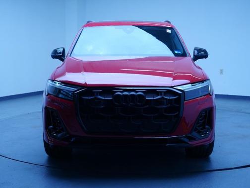 Chili Red Metallic 2026 Audi Q7 55 Prestige