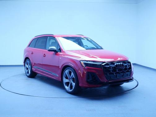 Chili Red Metallic 2026 Audi Q7 55 Prestige