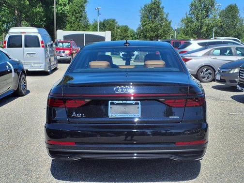 2025 Audi A8 L 55 TFSI quattro Tiptronic