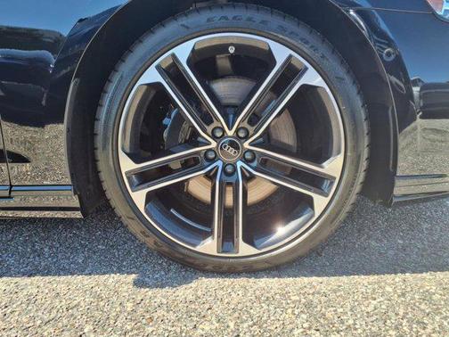 2025 Audi A8 L 55 TFSI quattro Tiptronic