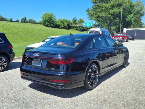 2025 Audi A8 L 55 TFSI quattro Tiptronic