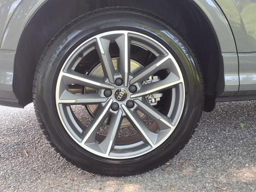 Chronos Gray Metallic 2025 Audi Q3 Premium 45 TFSI S line quattro Tiptronic