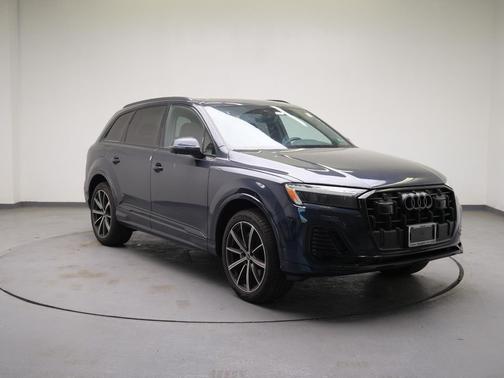 Waitomo Blue Metallic 2025 Audi Q7 45 Premium Plus