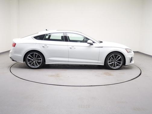 2025 Audi Q7 45 Premium Plus