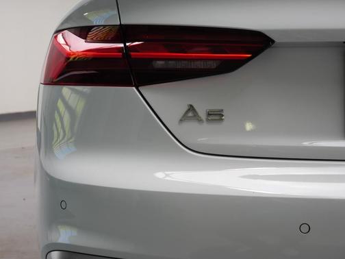 2025 Audi Q7 45 Premium Plus