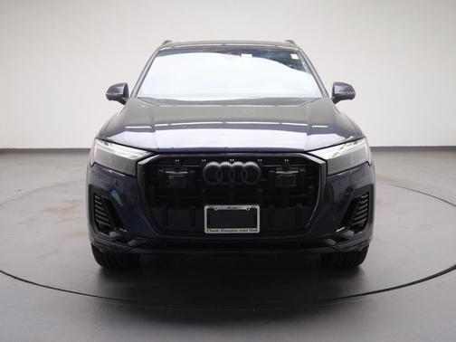 Waitomo Blue Metallic 2025 Audi Q7 45 Premium Plus