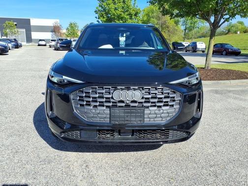 Mythos Black Metallic 2025 Audi Q5 Premium Plus TFSI quattro S tronic