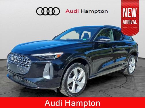 Mythos Black Metallic 2025 Audi Q5 Premium Plus TFSI quattro S tronic