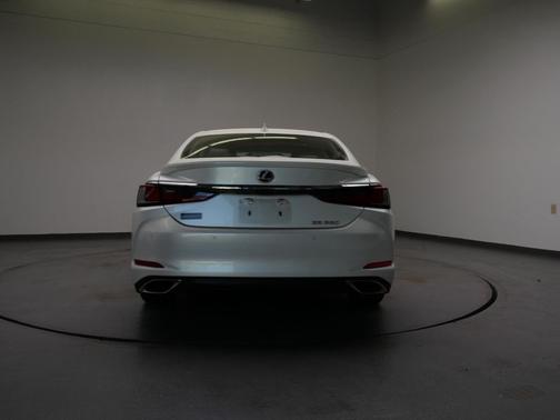 Eminent White Pearl 2023 Lexus ES 350 Base