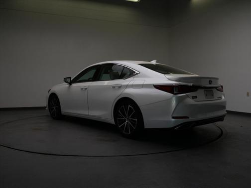 Eminent White Pearl 2023 Lexus ES 350 Base