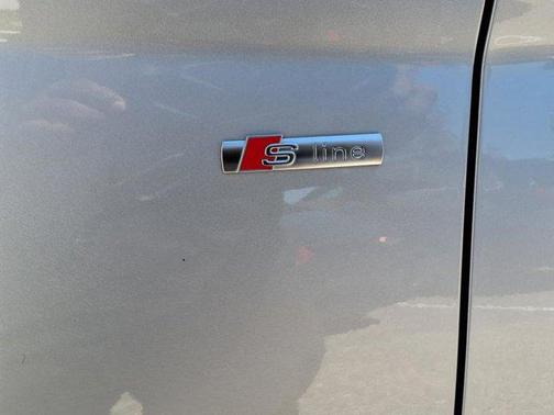 2024 Audi Q5 45 S line Premium