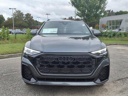 Daytona Gray Pearl Effect 2026 Audi Q8 55 Premium Plus