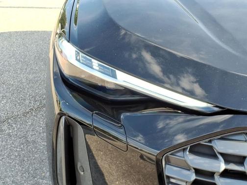 Mythos Black Metallic 2025 Audi Q5 Premium Plus TFSI quattro S tronic