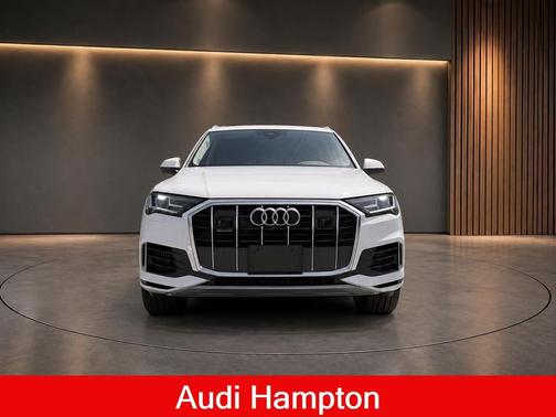Glacier White Metallic 2023 Audi Q7 55 Premium Plus