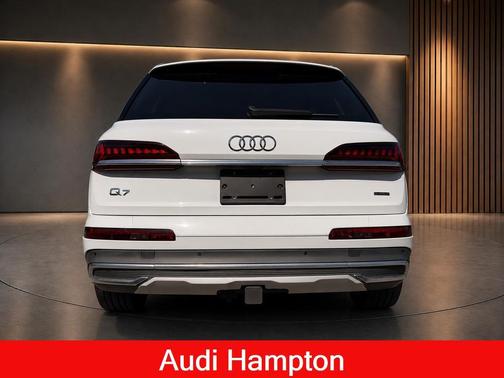 Glacier White Metallic 2023 Audi Q7 55 Premium Plus