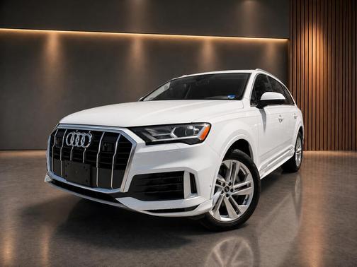 Glacier White Metallic 2023 Audi Q7 55 Premium Plus