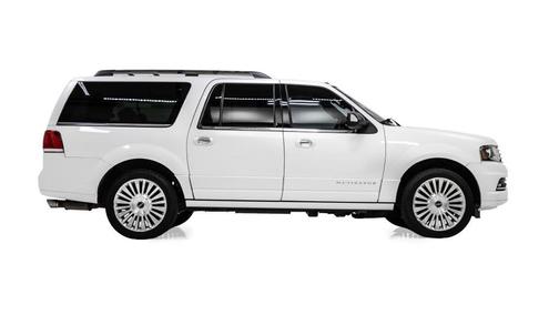 White Platinum Tri-Coat 2017 Lincoln Navigator Select