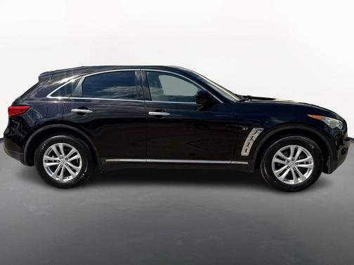 2017 INFINITI QX80 Base