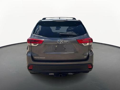 2017 Toyota Highlander SE