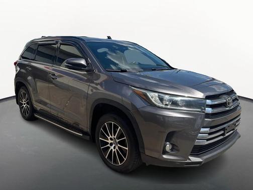 2017 Toyota Highlander SE