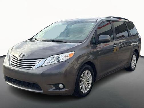 2017 Toyota Sienna XLE
