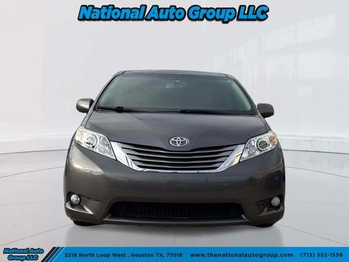 2017 Toyota Sienna XLE