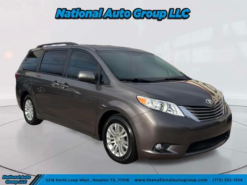 2017 Toyota Sienna XLE