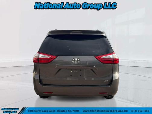 2017 Toyota Sienna XLE